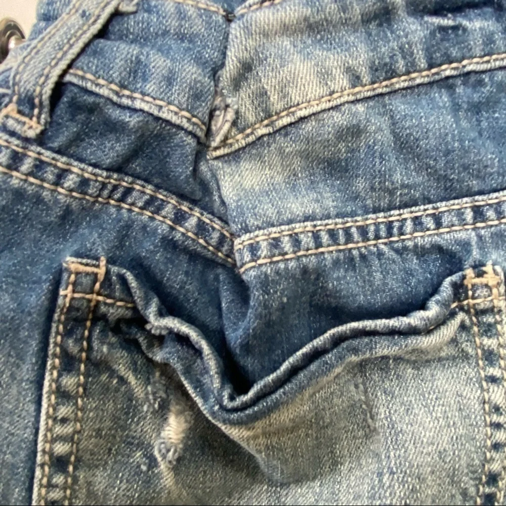 21 Denim jean overall festival shorts with open back, Medium